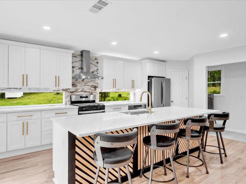 Image for property 5840 CRABAPPLE Drive, Mableton, GA 30126