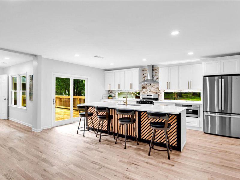 Image for property 5840 CRABAPPLE Drive, Mableton, GA 30126