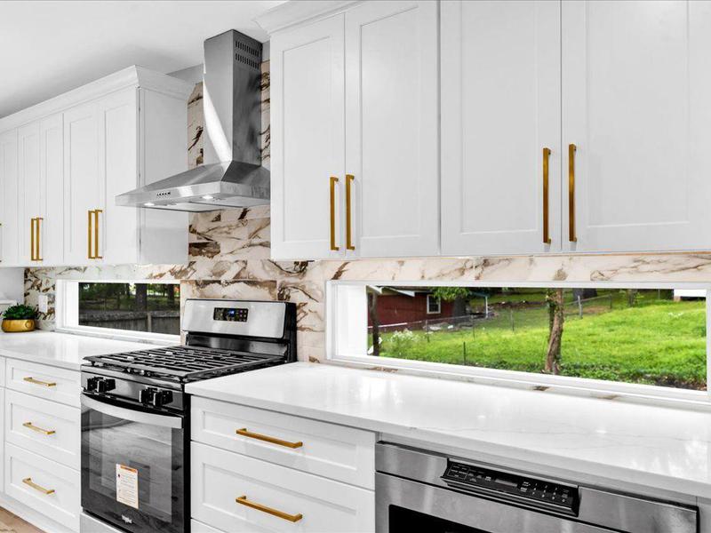 Image for property 5840 CRABAPPLE Drive, Mableton, GA 30126