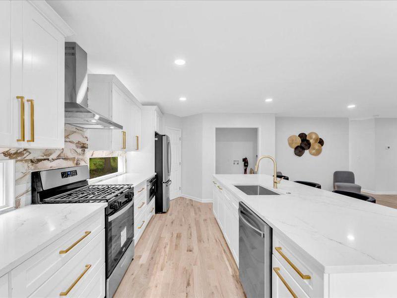 Image for property 5840 CRABAPPLE Drive, Mableton, GA 30126