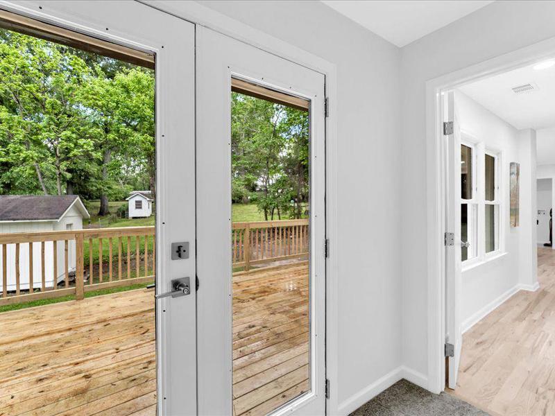 Image for property 5840 CRABAPPLE Drive, Mableton, GA 30126