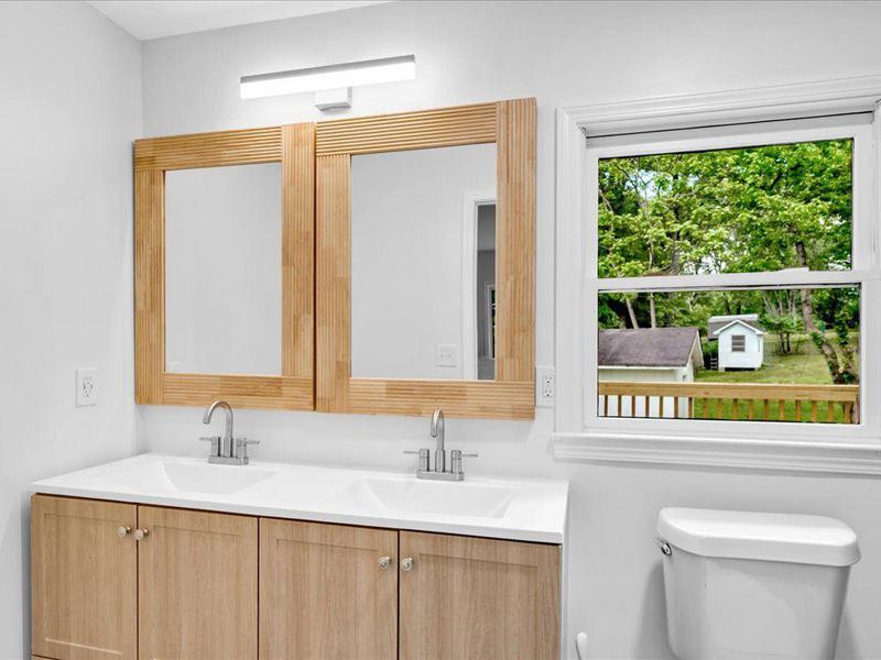 Image for property 5840 CRABAPPLE Drive, Mableton, GA 30126