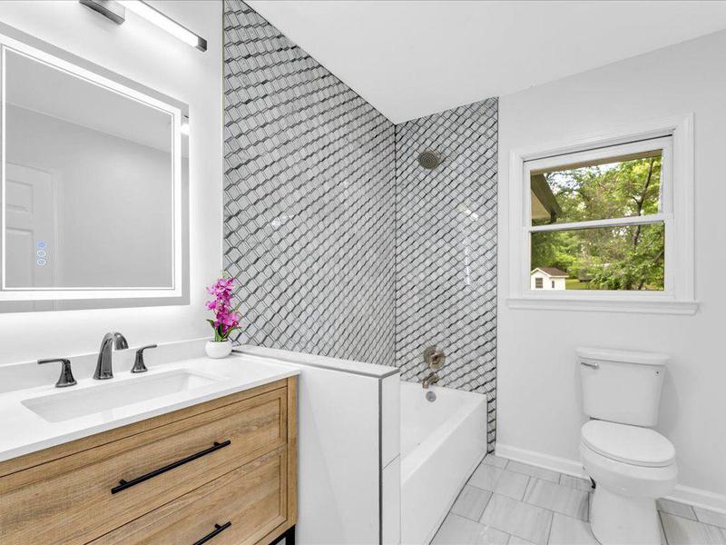 Image for property 5840 CRABAPPLE Drive, Mableton, GA 30126