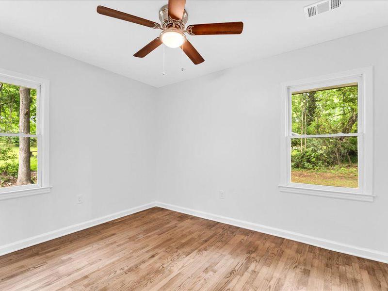 Image for property 5840 CRABAPPLE Drive, Mableton, GA 30126