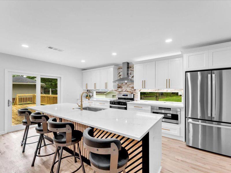 Image for property 5840 CRABAPPLE Drive, Mableton, GA 30126