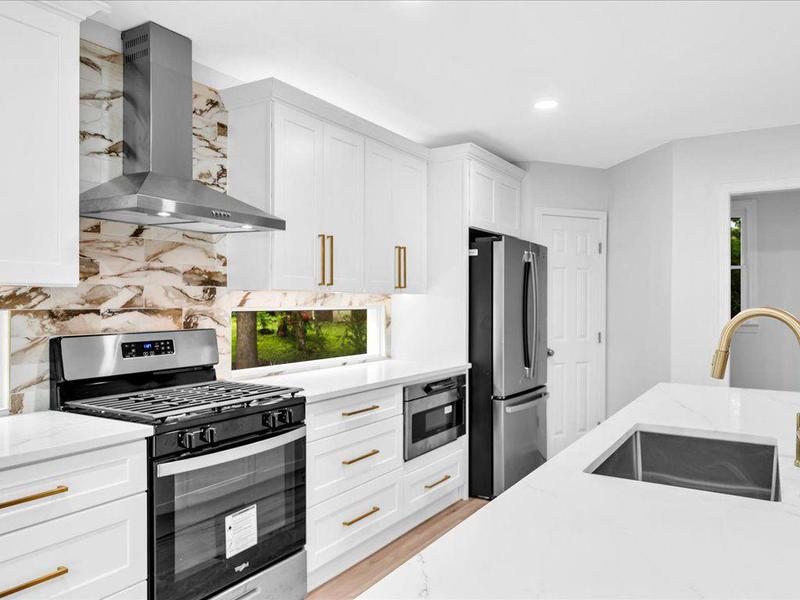 Image for property 5840 CRABAPPLE Drive, Mableton, GA 30126