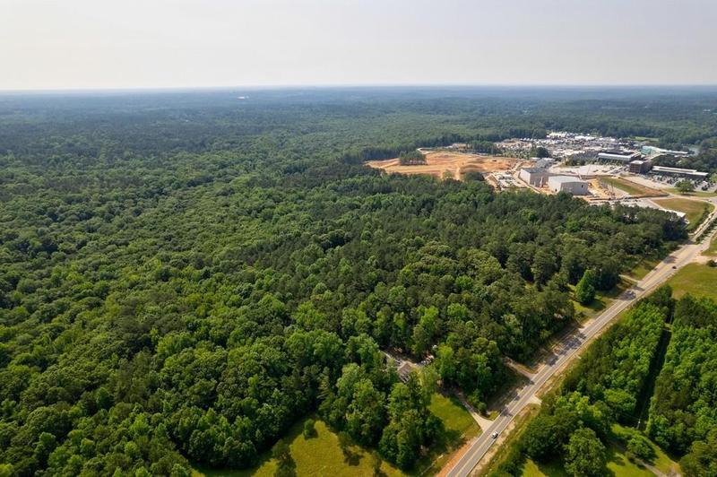 Image for property 551 Veterans Parkway, Fayetteville, GA 30214