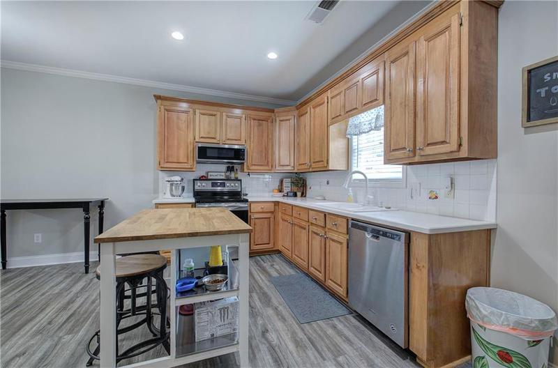 Image for property 414 Manor Way, Cartersville, GA 30120