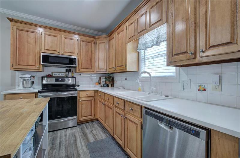 Image for property 414 Manor Way, Cartersville, GA 30120