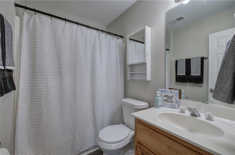 Image for property 414 Manor Way, Cartersville, GA 30120
