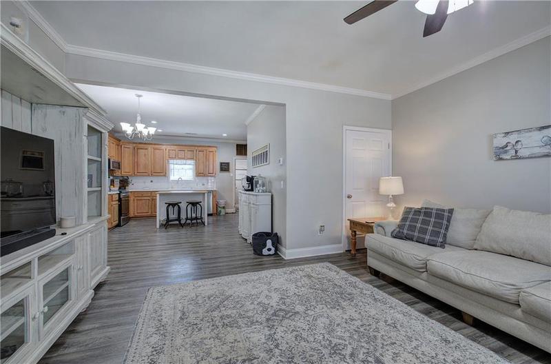Image for property 414 Manor Way, Cartersville, GA 30120