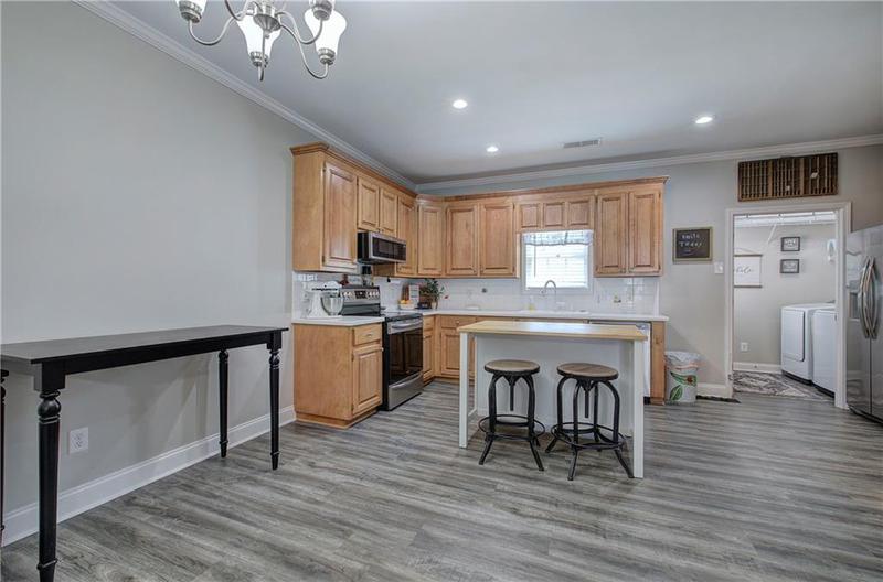 Image for property 414 Manor Way, Cartersville, GA 30120