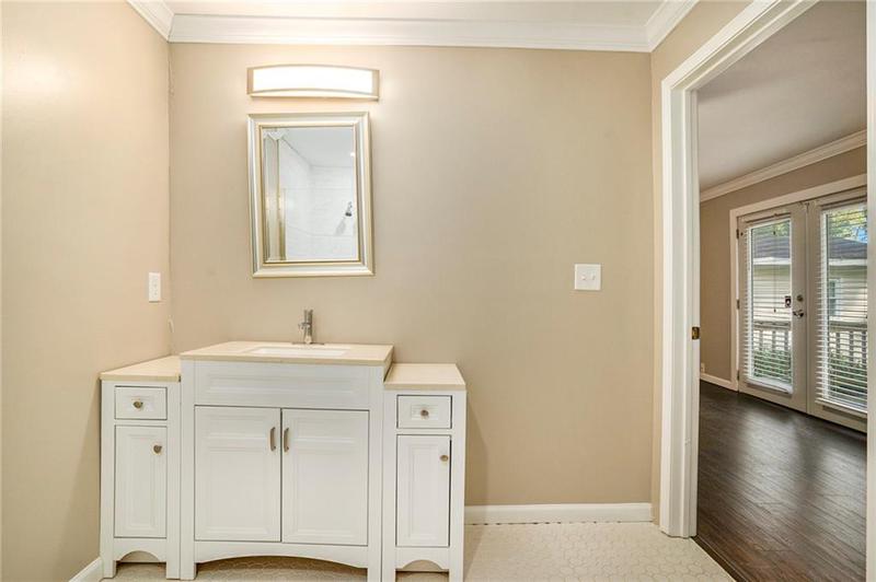 Image for property 208 Moreland Way, Atlanta, GA 30354
