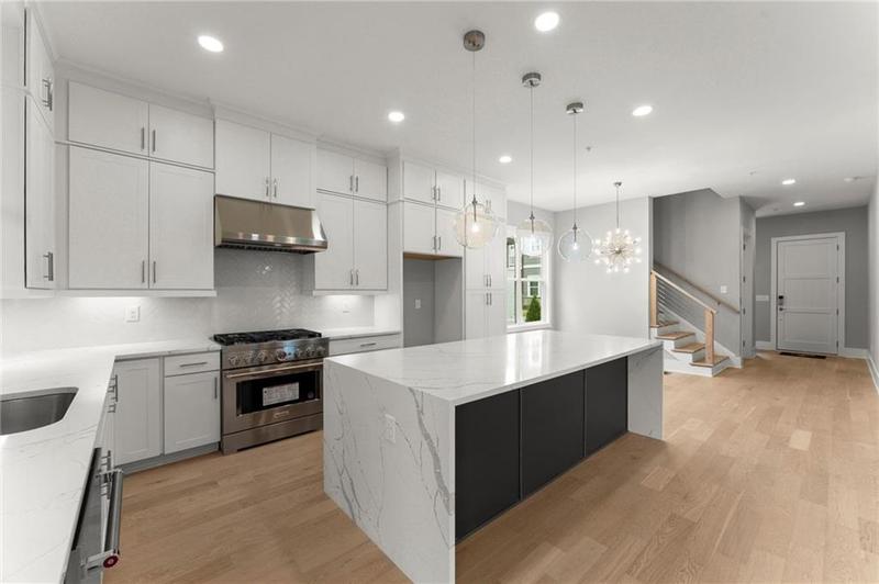 Image for property 1420 Coretta Bend, Atlanta, GA 30318