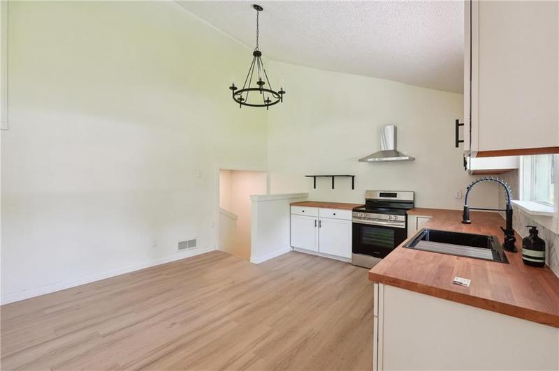 Image for property 8915 Creekwood Court, Riverdale, GA 30274
