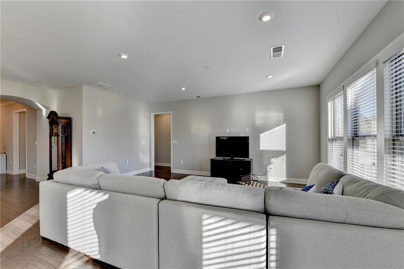 Image for property 5732 Cypress Bluff Lane, Hoschton, GA 30548