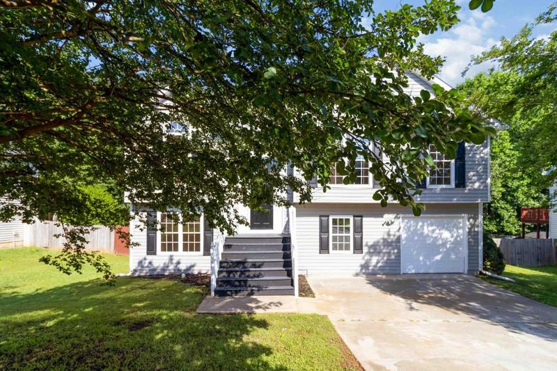 Image for property 7186 Raintree Loop, Jonesboro, GA 30236
