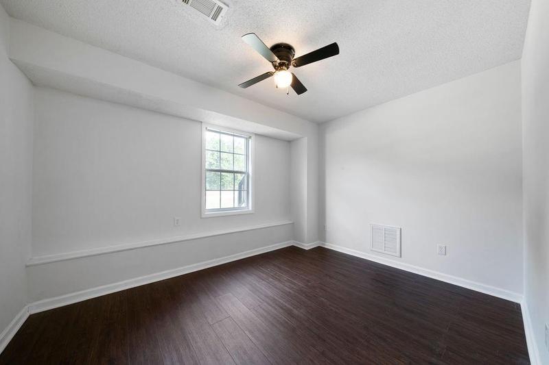 Image for property 206 Eagle Watch Drive, Carrollton, GA 30117