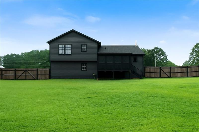 Image for property 206 Eagle Watch Drive, Carrollton, GA 30117