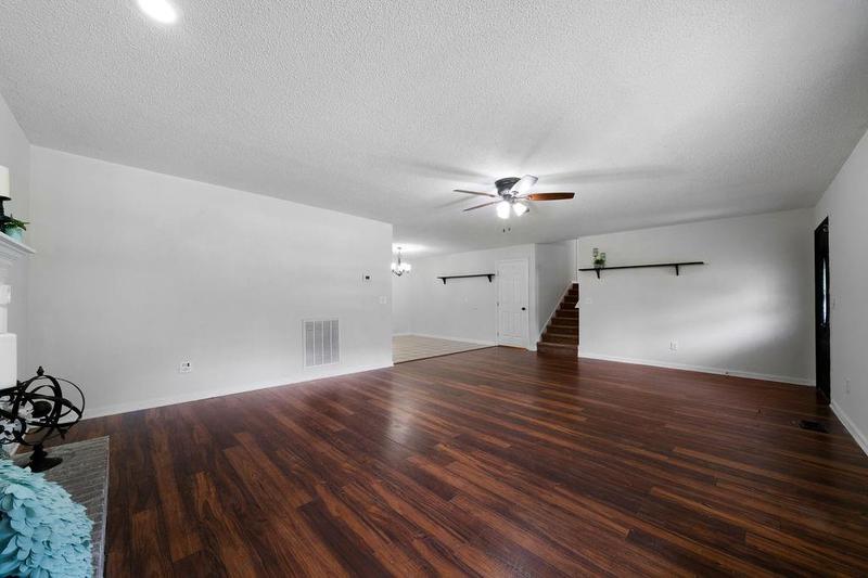 Image for property 206 Eagle Watch Drive, Carrollton, GA 30117