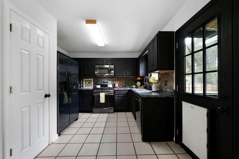 Image for property 206 Eagle Watch Drive, Carrollton, GA 30117