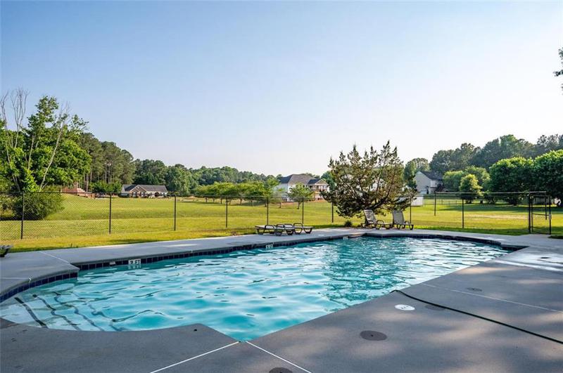 Image for property 206 Charles Drive, Calhoun, GA 30701