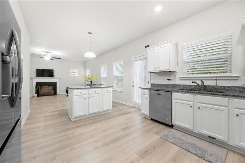 Image for property 305 Quail Forest Circle, Toccoa, GA 30577