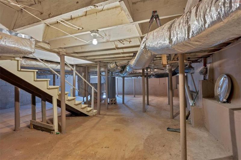 Image for property 2142 Cloverdale Drive, Atlanta, GA 30316