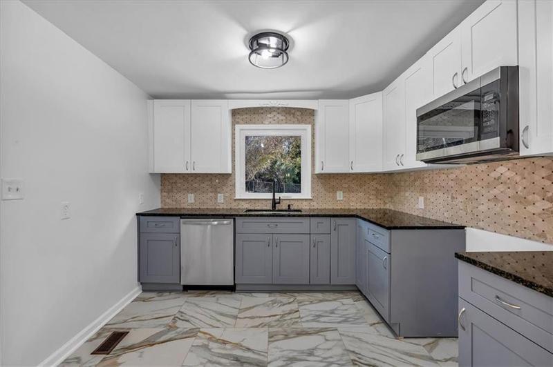 Image for property 2142 Cloverdale Drive, Atlanta, GA 30316
