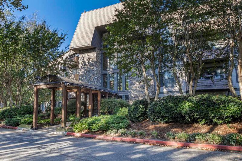 Image for property 1303 HIGHLAND BLUFF Drive 303, Atlanta, GA 30339