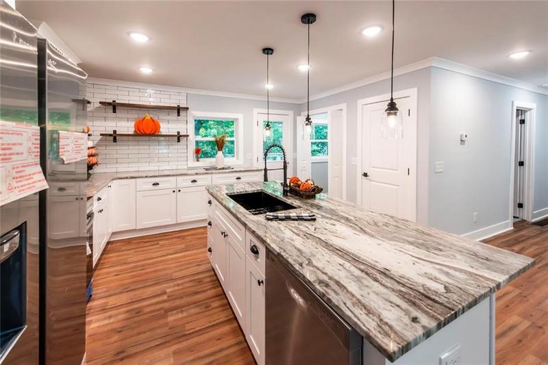 Image for property 140 Walker Woods Drive, Carrollton, GA 30116