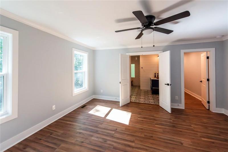 Image for property 140 Walker Woods Drive, Carrollton, GA 30116