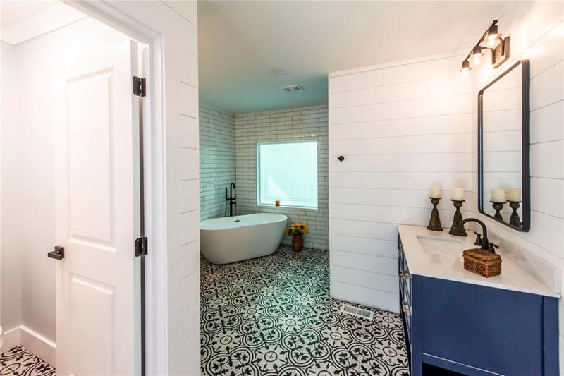 Image for property 140 Walker Woods Drive, Carrollton, GA 30116