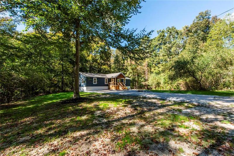 Image for property 140 Walker Woods Drive, Carrollton, GA 30116