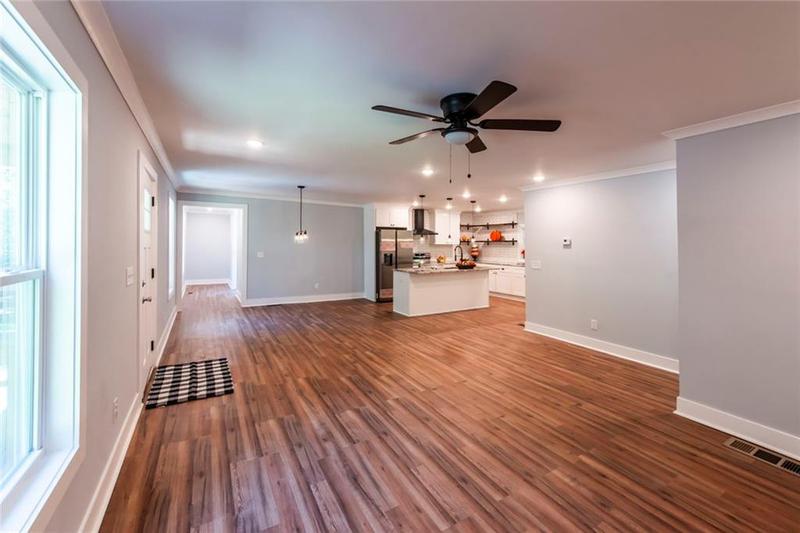 Image for property 140 Walker Woods Drive, Carrollton, GA 30116