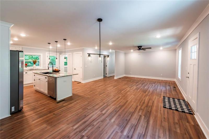 Image for property 140 Walker Woods Drive, Carrollton, GA 30116