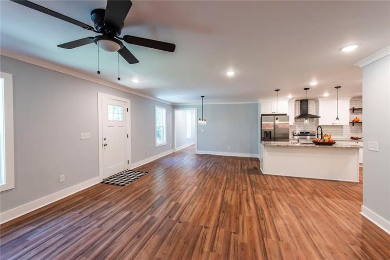 Image for property 140 Walker Woods Drive, Carrollton, GA 30116