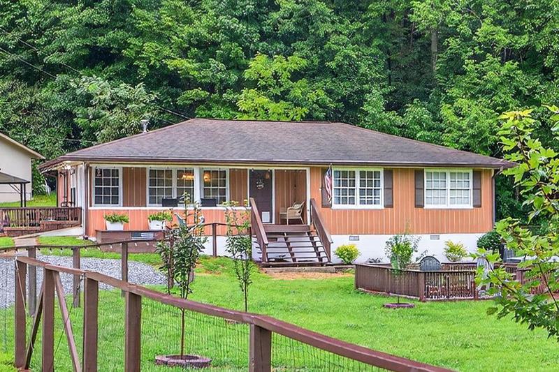 Image for property 8 Taylor Road, Helen, GA 30545