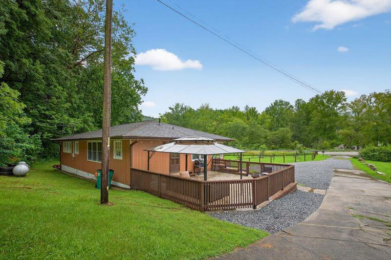 Image for property 8 Taylor Road, Helen, GA 30545