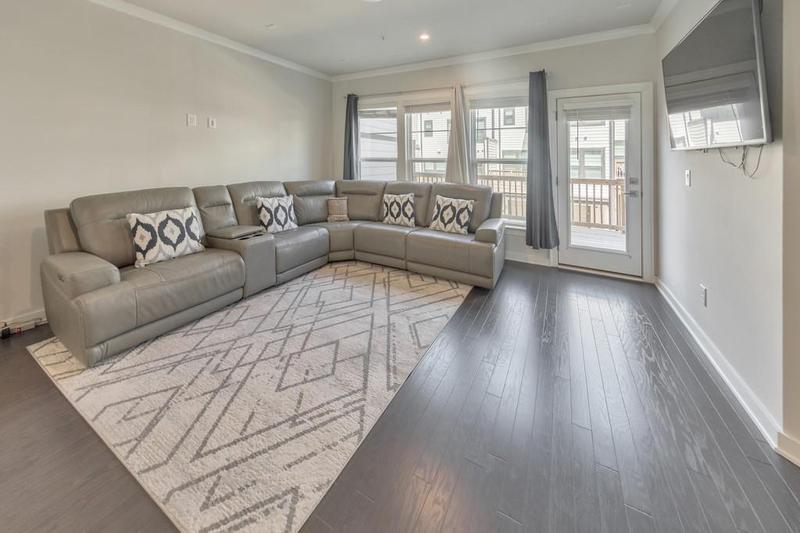 Image for property 550 Whitlox Road, Atlanta, GA 30318