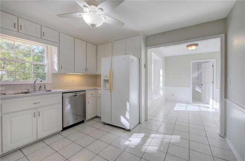 Image for property 2864 Holly Oaks Drive, Marietta, GA 30062