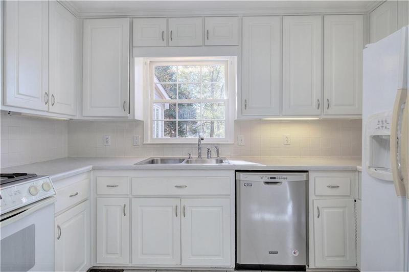 Image for property 2864 Holly Oaks Drive, Marietta, GA 30062