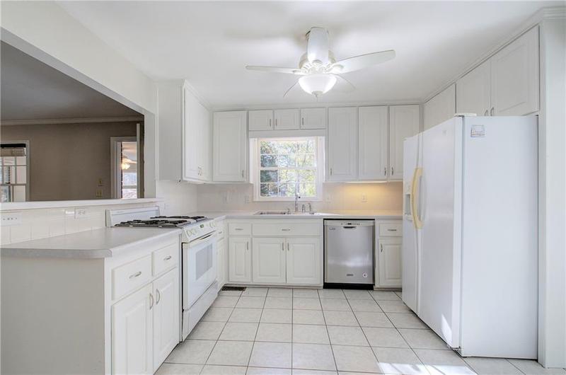 Image for property 2864 Holly Oaks Drive, Marietta, GA 30062