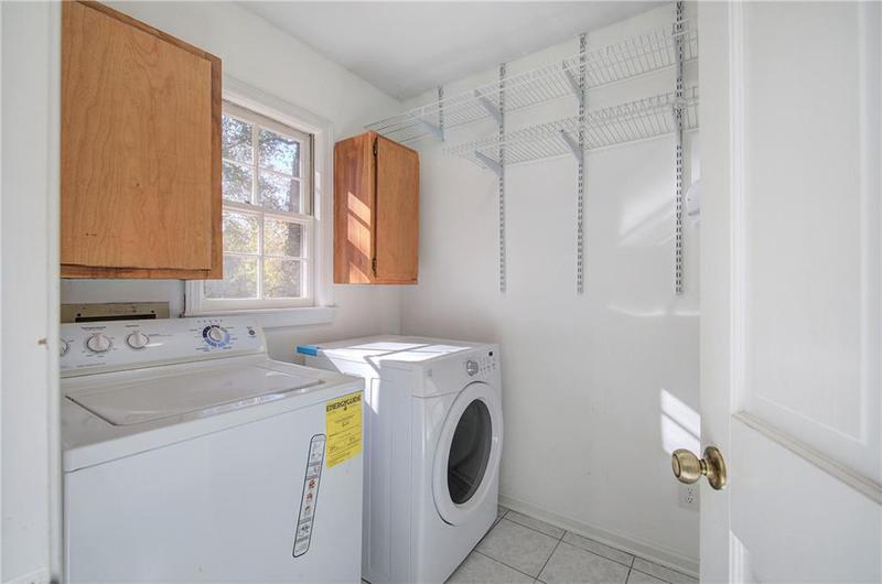 Image for property 2864 Holly Oaks Drive, Marietta, GA 30062