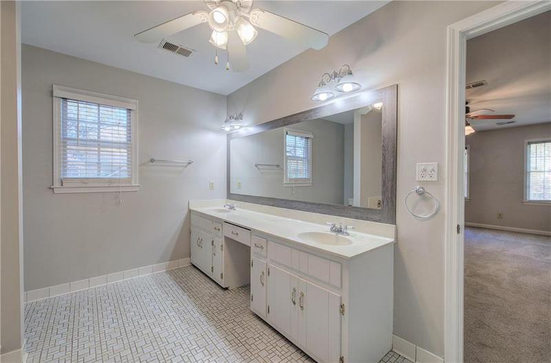Image for property 2864 Holly Oaks Drive, Marietta, GA 30062