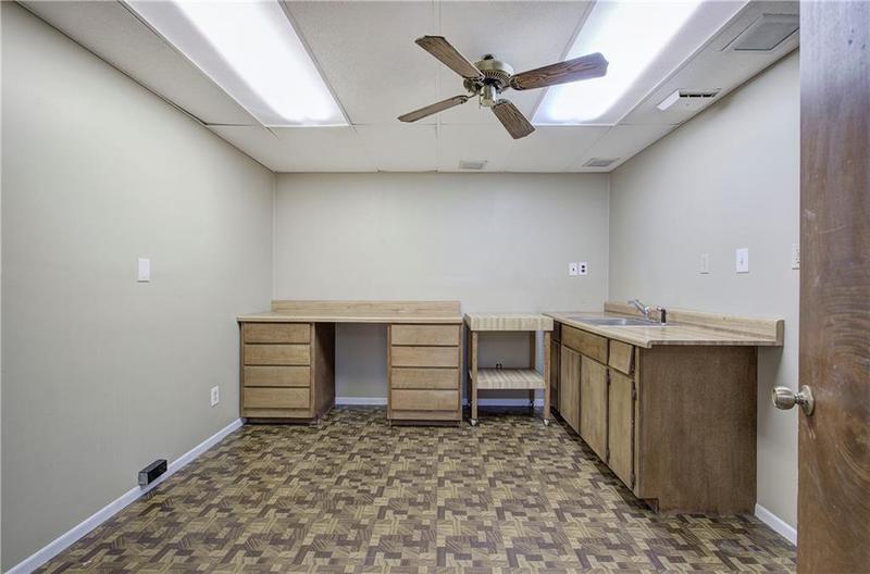 Image for property 2864 Holly Oaks Drive, Marietta, GA 30062