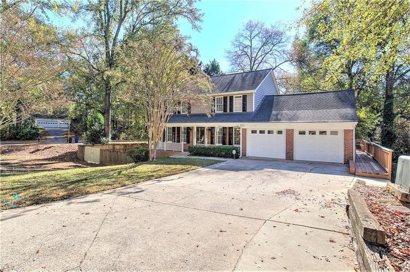 Image for property 2864 Holly Oaks Drive, Marietta, GA 30062