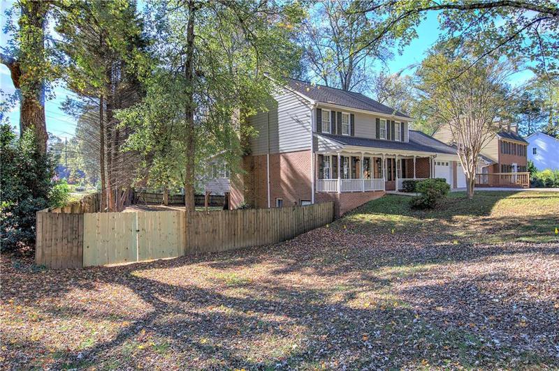 Image for property 2864 Holly Oaks Drive, Marietta, GA 30062