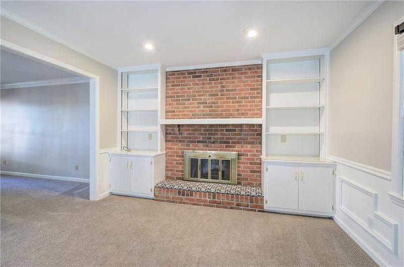Image for property 2864 Holly Oaks Drive, Marietta, GA 30062