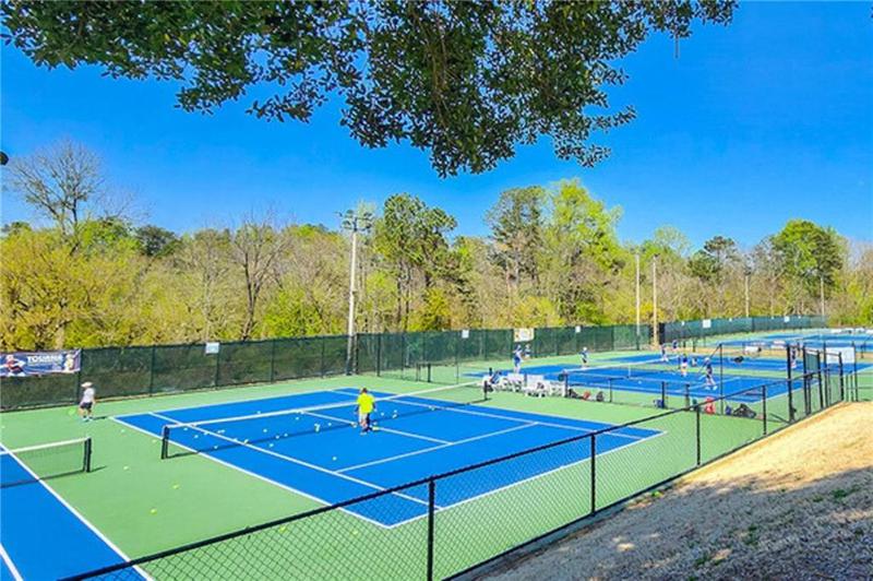 Image for property 318 Sandy Springs Circle 270, Sandy Springs, GA 30328
